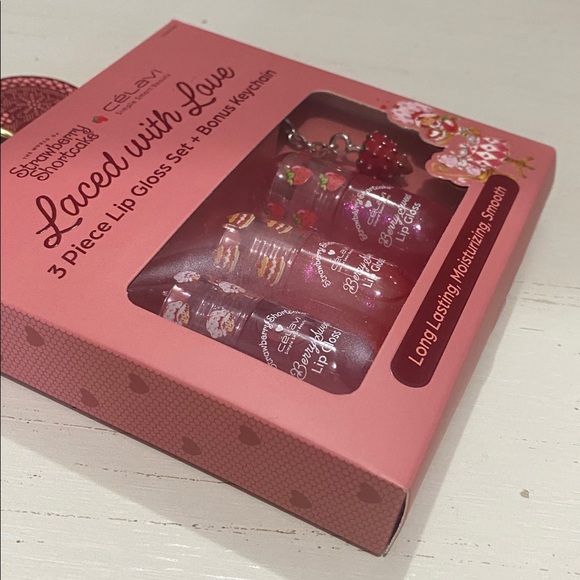Strawberry Shortcake Lip Gloss Set and Keychain - Picture 6 of 7